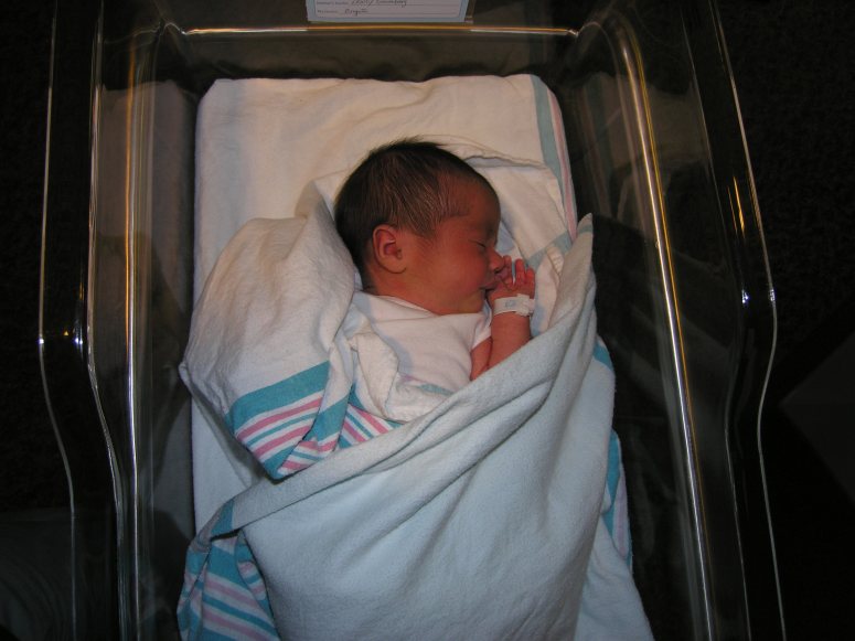 Hospital_newborn_by_Bonnie_Gruenberg5